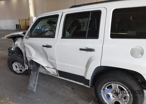 2017 Jeep Patriot Sport Fwd z USA, uszkodzony, nr VIN 1C4NJPBB3HD202698